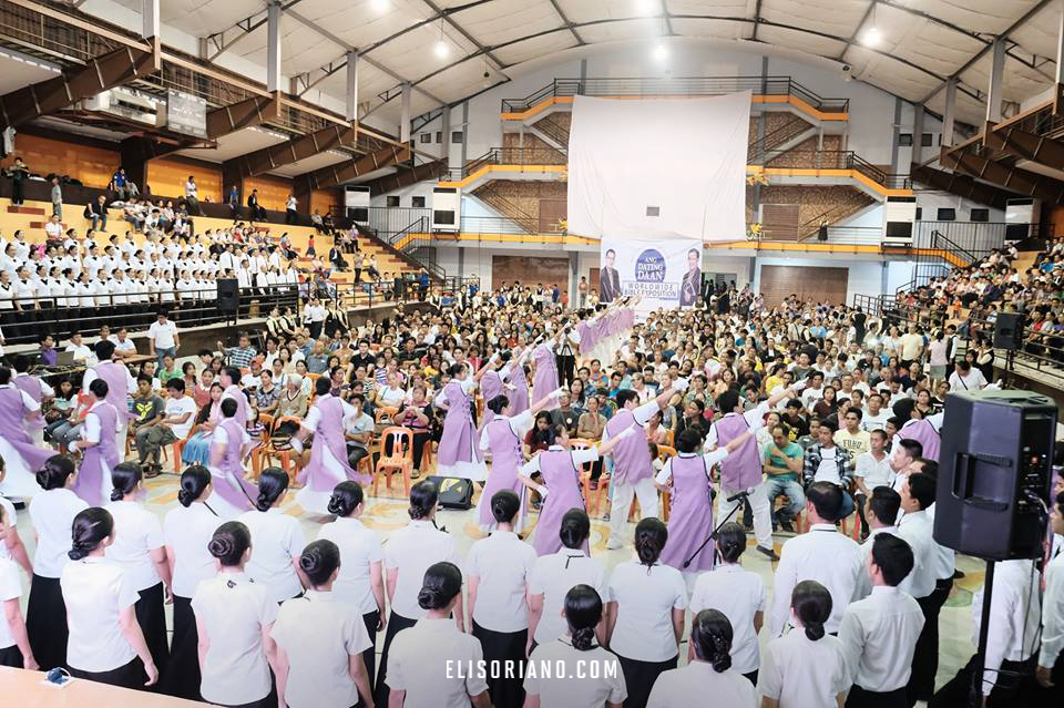 The Bulacan Division Music Ministry and Teatro Kristiano open the September 1 Worldwide Bible Exposition held at the Guiguinto Municipal Hall with a lively and enticing performance of the “Itanong Mo Kay Soriano" jingle. Courtesy: Photoville International | Cristeto Gutas