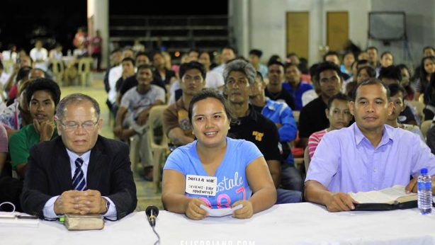 A 23-year old Seventh-Day Adventist in Iba, Zambales was one of the guests during the July 21 Worldwide Bible Exposition given the opportunity to ask Bro. Eli their spiritual inquiries. Courtesy: Photoville International | PG Garcia